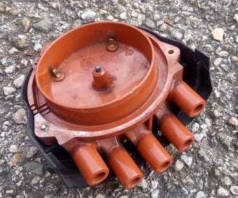 BMW 318i rozdelovač . - 12