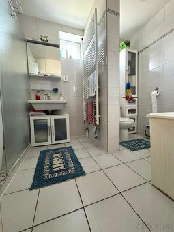 EXKLUZÍVNE Pekný rodinný dom na PREDAJ - 12