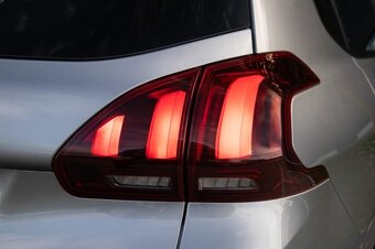 Peugeot 2008 1.2 PureTech Style - 12