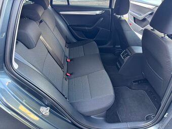 Škoda Octavia Combi 2.0 TDI EleganceStyle DSG - 12