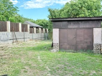 BUKOVEC - 4 IZBOVÝ RD V DOBROM STAVE POZEMOK 1.104 M2 - 12