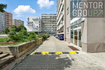 REZERVOVANÉ Na predaj 2-izbový byt s parkovacím miestom, St - 12