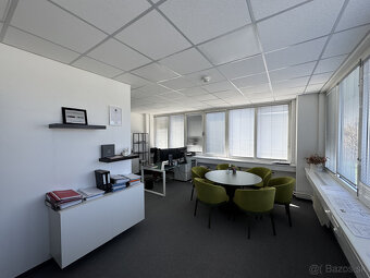 Prenájom showroomu 734m² v obchodnom centre NEW LIVING CENTE - 12