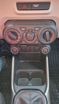 Suzuki Ignis 1.2 l DualJET Premium 2WD - 12