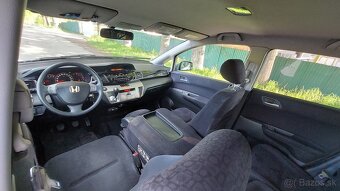 Honda FR-V 6miestne 2.2 ictdi 103kw nafta 2006 - 12