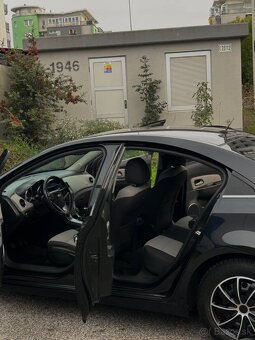 Chevrolet Cruze - 12