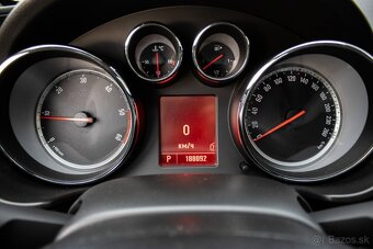 Opel Insignia 118kW (2011) - 12