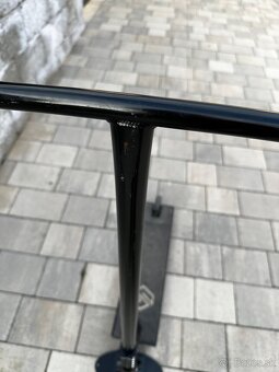 Kolobežka freestyle STRIKER GRAVIS L black - 12