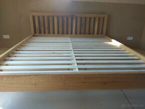 Masívna dubová posteľ Lucia + 2 stolíky zdarma - 12