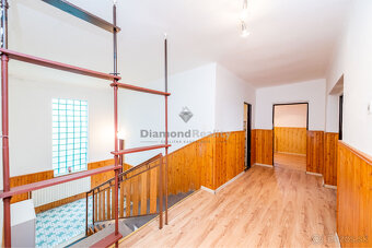 NA PREDAJ DVOJGENERAČNÝ RODINNÝ DOM V OBCI KOŠICKÉ OĽŠANY - 12