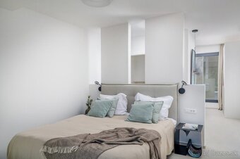 Chorvátsko, luxusná vila 80 metrov od mora. - 12