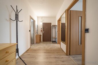 4-izbový byt po rekonštrukcii – Pekinská ul., 80 m² + loggia - 12