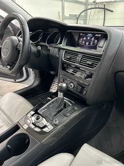 Audi RS5 V8 4.2 FSI quattro S-tronic - 12