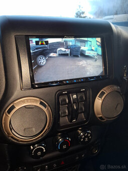 JEEP WRANGLER UNLIMITEDEDYCJA 75. ROCZNICY 4X4 2017 - 12