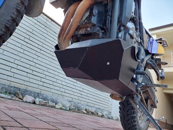 Yamaha Tenere 700 kryt motora - 12