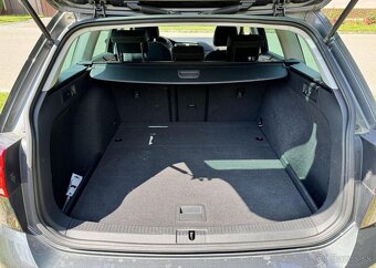 Volkswagen Golf 2,0 TDI DSG COMBI nafta automat 110 kw - 12
