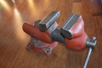 predam kvalitny zverak YORK 100A - 12