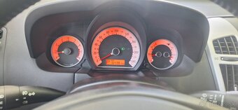 Kia ceed 1,6 benzín r.v. 4/2007 AUTOMAT - 12