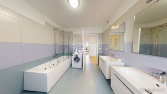 NA PREDAJ kompletne zariadená vila s veľkým pozemkom neďalek - 12