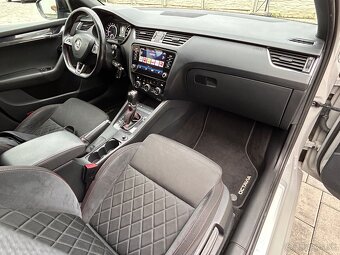 Škoda Octavia Combi 2.0 TDI RS DSG 4x4 - 12