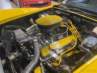 Chevrolet Corvette Stingray Convertible z roku 1972 - 12