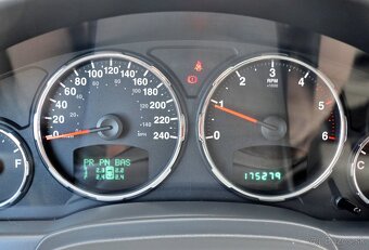 Jeep Cherokee 2.8 CRD Limited - 12