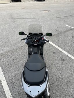 Honda Forza 300 - 12