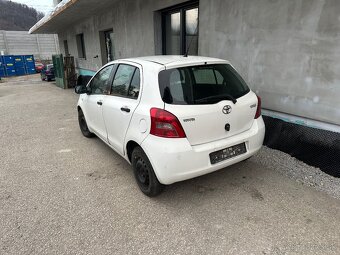 Predám airbagy Pasy Ecu Dvere Nárazník Kapota Yaris 2006- - 12