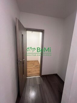 Novostavba 3 izbový byt - 80m2 , balkón, lukratívna  časť -  - 12