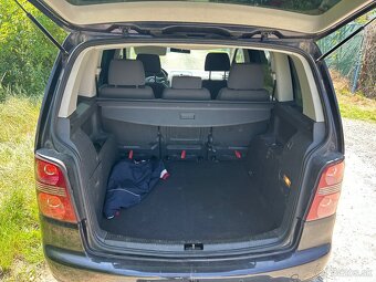 Volkswagen Touran 2.0 tdi DSG - 12
