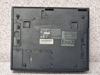 # SHARP PC-9080 starý laptop/notebook - 12