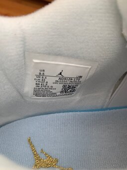 Jordan 4 Retro Metallic Gold - 12