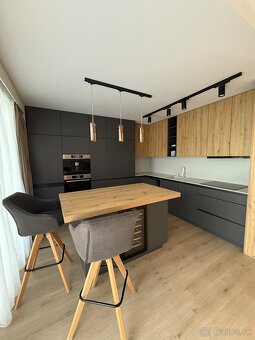Moderný rodinný radový dom na Pereši - 12
