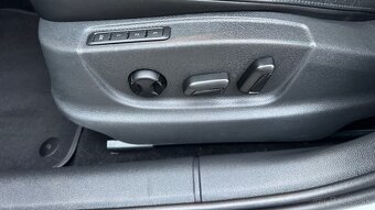 Škoda Octavia Combi SCOUT 2,0 TDI DSG 4x4 135kW Kamera ACC - 12