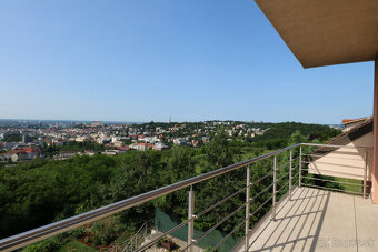 Prenajmeme 4 izb. byt v rodinnej vile na Kolibe. - 12