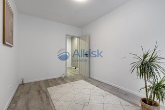 Na predaj moderný 3-izbový byt po kompletnej rekonštrukcii v - 12