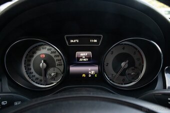Mercedes-Benz CLA Shooting Brake SB 200 CDI A/T - 12
