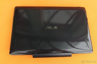 Tablety na náhradné diely . - 12