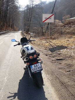 SUZUKI GSR 600 - 12