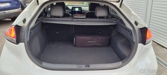 Hyundai IONIQ Plug In Hybrid - 12