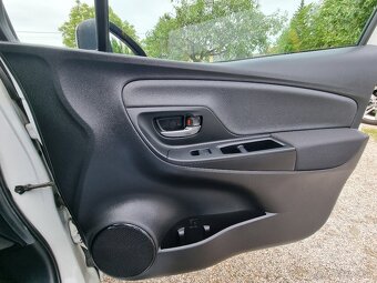 Toyota Yaris Selection Multidrive S - 12