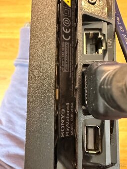 Playstation 4 Slim 500GB - 12