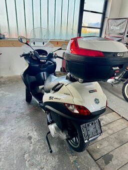 Piaggio MP3 300ie HYBRID - vodičak “B” - 12