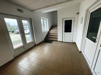 Predaj administratívno prevádzkového areálu 4080 m² priamo v - 12