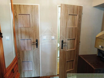 Z časti rekonštruovaný gazdovský dom v obci Hrušov - 12