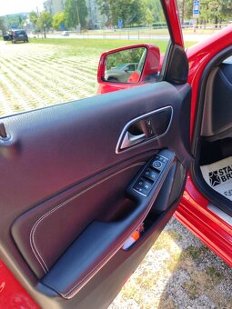 MERCEDES A180 A/T - 12