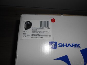 Predam krasnu novu karbonovu moto prilbu znacky SHARK SPARTA - 12