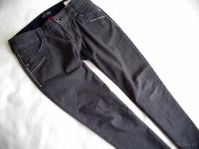 Armani Jeans dámske skinny nohavice   M-28 - 12