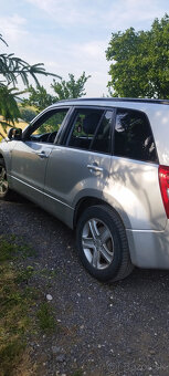 Grand Vitara  2l benzín 2006 4x4 - 12