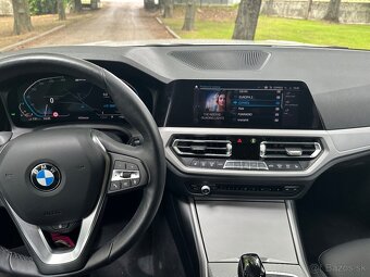 BMW Rad 3 330e Premium PHEV A/T Plug-In HYBRID - 12